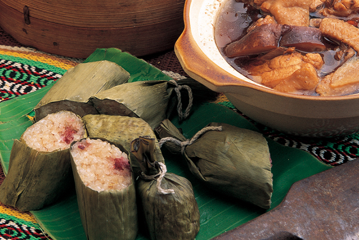 烏來除了泡湯之外，更可沉浸在泰雅族風情的引領下，品嚐泰雅料理。   圖：交通部觀光局提供