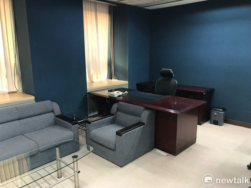台北市觀傳局長簡余晏日前請辭，局長辦公室已經完全清空，今又傳出退出北市府公務Line群組，似乎已鐵了心要辭職。   圖：周煊惠 / 攝