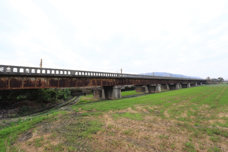 舊大安溪橋是全台目前唯一僅存鐵公路共構的橋梁建築。   圖：取自台中市政府官網