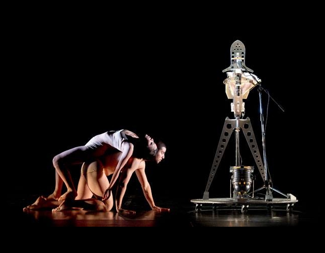 法國布蘭卡．李舞團《跳吧！！Robot》打造全自動機械樂器，充滿想像力的演出。   圖：取自高雄春天藝術節臉書