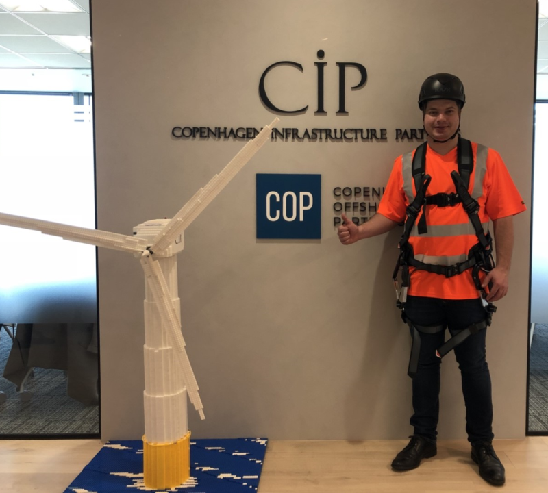 為讓學生更了解離岸風電維運人員的實際工作情境，CIP從丹麥引進全套安全維運裝備。   圖：哥本哈根基礎建設基金／提供