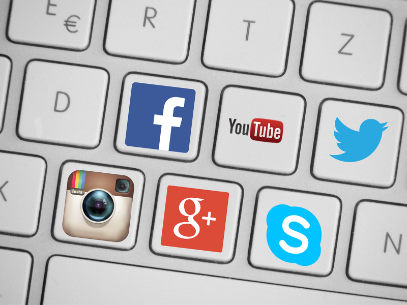 媒體大亨梅鐸表示，臉書這些大型網站應付費給「可信的」新聞機構。   圖源：Pixabay