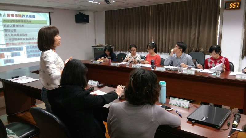 台南市政府衛生局參訪台中市衛生局,交流醫療爭議調處經驗。 圖:台中市政府/提供