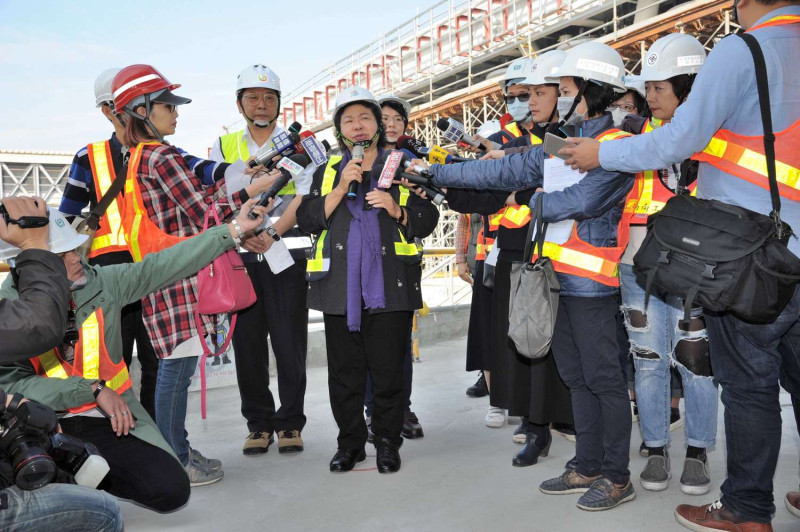 高雄市長陳菊表示，希望工程不要貪一時進度，忽略工人安全。   圖：高雄市政府/提供