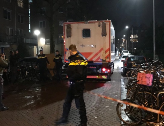 阿姆斯特丹市中心周五晚間發生槍擊事件，造成1死2傷慘劇。   翻攝自推特