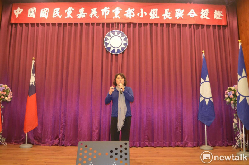 黃敏惠選擇在國民黨小組長授證典禮上，宣佈回鍋參選嘉義市長。   圖：蔡坤龍/攝