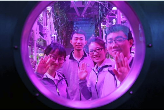 參與「月宮365」計劃的志願者，已在密閉環境中生活達200天，突破世界紀錄。   圖：翻攝自北京航空航太大學