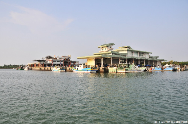 台南市政府表示，將軍漁港內水域水深及靜穩度良好，風景優美，公共設施完善，港區腹地寬廣且交通便利。   圖：Flickr提供潘老闆開放權限