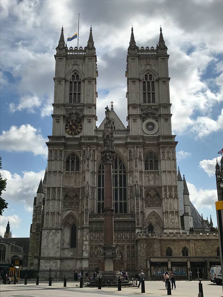 世界文化遺產－－英國西敏寺位於倫敦市中心，建於公元960年，是1座大型哥德式建築風格教堂，亟需重新整修。   圖：翻攝西敏寺臉書