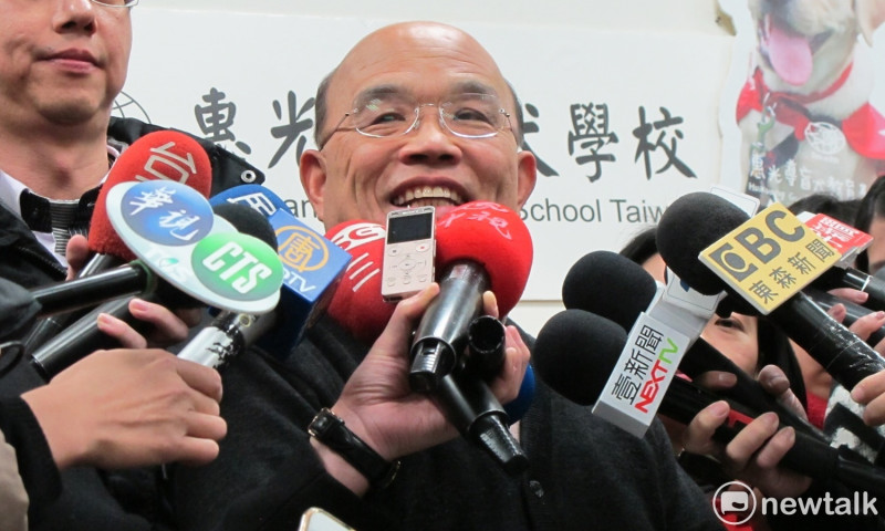 前行政院長蘇貞昌6日受訪還是表示支持子弟兵吳秉叡參選新北市長。   圖：林朝億/攝