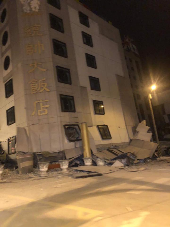 昨（6）日23時50分花蓮縣發生芮氏規模6.0地震，造成花蓮市多棟大樓傾塌。   圖：翻攝網路