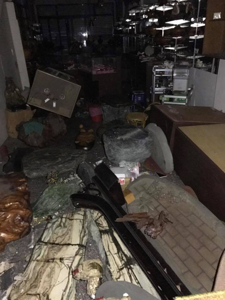 盧志松開直播的住家全毀。   圖:翻攝自盧志松臉書