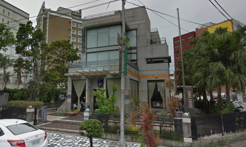 花蓮火車站附近的安娜咖啡舉瞭解也是建商劉英麟開設的。   圖：google map