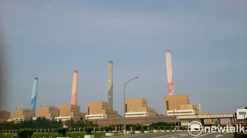 台中火力發電廠是中部地區最大的空汙排放源。   圖 : 新頭殼資料照片