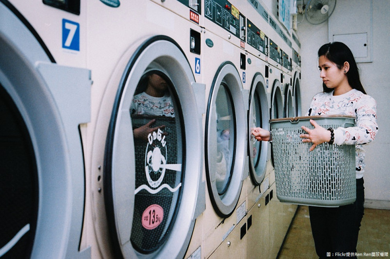 到了大年初二的時候，就有一種說法是「忌洗衣」，因為傳統觀念認為，在初二洗衣會把財運及財富洗掉。   圖：Flickr提供Ren Ren開放權限