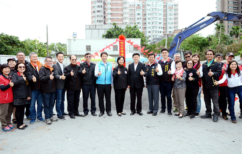 傅崐萁與王清峰去年11月一起出席紅十字會花蓮備災中心動土典禮。   圖：紅十字會總會