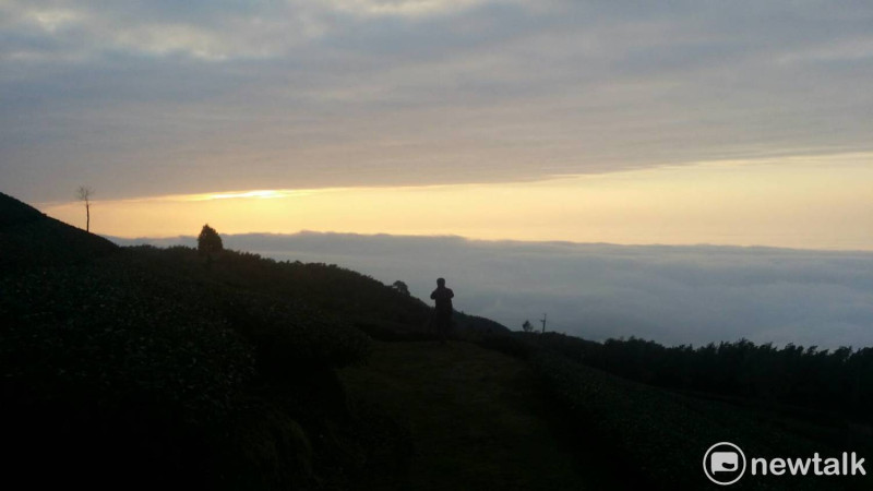 雲嶺之丘已是攝影達人密境，圖為攝影達人追雲海。   圖 : 謝步智/攝