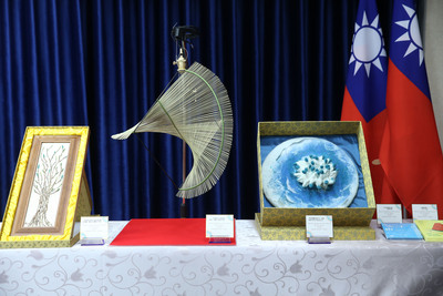 總統府官員指出，總統、副總統致贈國內外賓客的禮品，具有國家級高度，代表台灣文化及創意等多元意涵。   圖/中央社