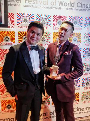 台灣導演林宗儒（左）18日以「少年小鬼我在路上」（ Fight）榮獲倫敦國際電影人影展最佳外語短片導演獎 。男主角施名帥（右）入圍最佳外語片男主角獎。 （林宗儒提供） 
   圖：中央社