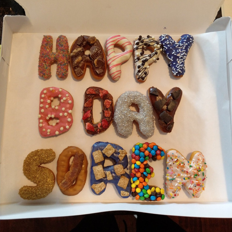 Bjergsen也在個人推特上曬出粉絲送的造型甜甜圈，表示感謝眾人的祝福。   圖：翻攝自 Bjergsen 推特