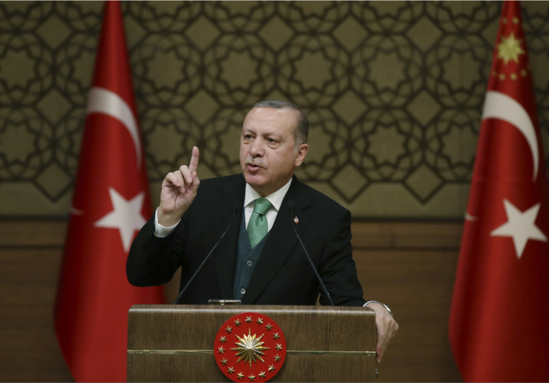 穆希短暫在位期間的堅定盟友、土耳其總統艾爾段（Recep Tayyip Erdogan，如圖）對穆希加以讚揚，並稱他是「烈士」。   圖：達志影像/美聯社