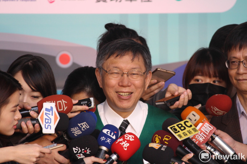 台北市長柯文哲今天上午受訪，答覆媒體提問。   圖：周煊惠 / 攝