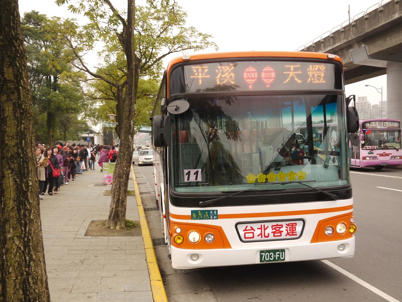 台北市公共運輸處表示，為配合士林區公所「2018士林國際文化節」活動，將於10月27日早上10時至19時止實施交通管制。   圖：台北客運／提供