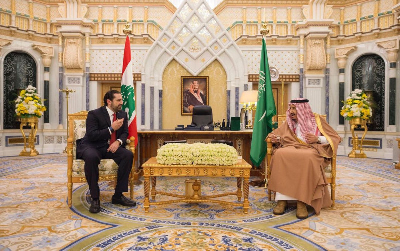 黎巴嫩總理哈里里（左）上月28日重回沙烏地阿拉伯訪問，會見沙國國王薩勒曼，對去年綁架事件隻字不提。   圖：翻攝哈里里推特