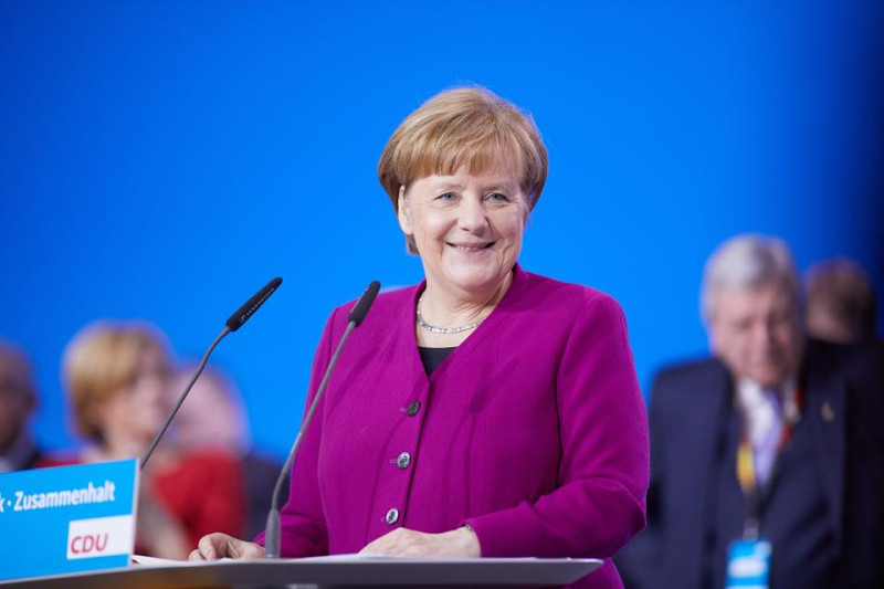 許多觀察家都在討論，梅克爾是否會適時退位讓賢，而不要撐到被逼退。   圖：翻攝梅克爾Angela Merkel臉書