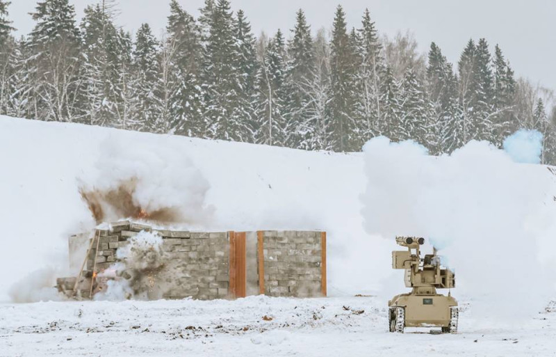 俄羅斯卡拉什尼科夫公司研發的無人駕駛坦克，可配備導彈，精準擊中目標，殺傷力強大。   圖：翻攝卡拉什尼科夫公司臉書