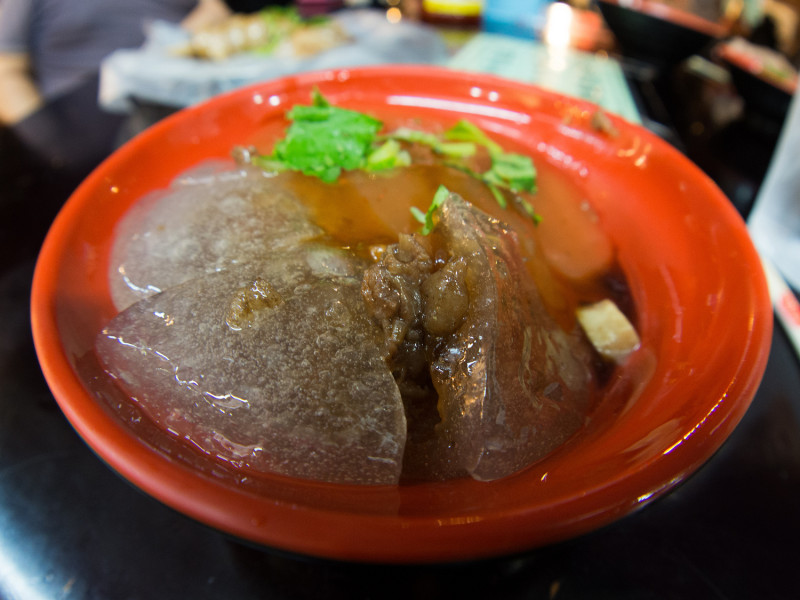 最近網路流傳一則影片，指台灣的肉圓都是毒澱粉製成，吃肉圓如服毒，甚至造成許多人洗腎。   圖：取自Flickr用戶迷惘的人生