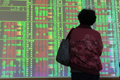 台北股市今天開高走高，收盤漲141點。資料照片。   圖 : 中央社