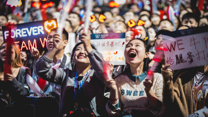 現今電競產業飛快地成長，中國新浪集團也密切地關注市場動向。   圖：翻攝自 LOL Esports Photos flickr 公開權限