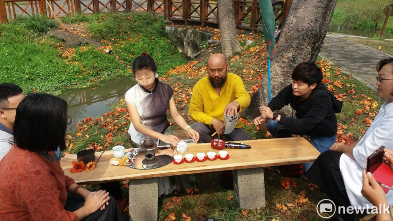 圖說：一年一度的茶藝盛事「春日茶會」將於台南文化中心和巴克禮公園登場，今年主題訂為「府城芳踪一壺夢」，主辦單位今日舉行記者會說明活動內容。   圖/黃博郎攝
