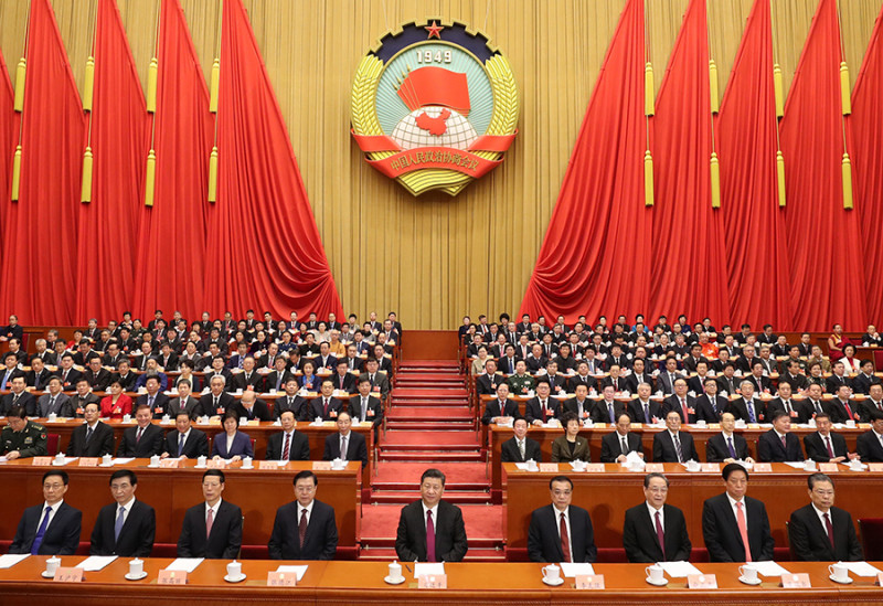 習近平獲得2970位全體代表贊成，連任國家主席、中央軍委主席。   圖/翻攝自新華網
