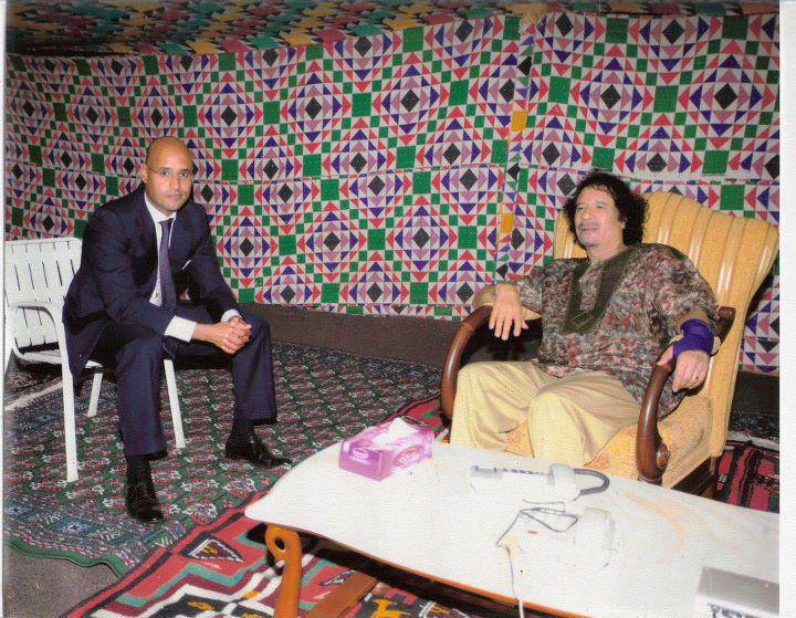 利比亞前獨裁領導人格達費（右）已死，兒子賽義夫‧伊斯拉姆神隱，透過發言人表示將參選總統。   圖：翻攝賽義夫‧伊斯拉姆臉書