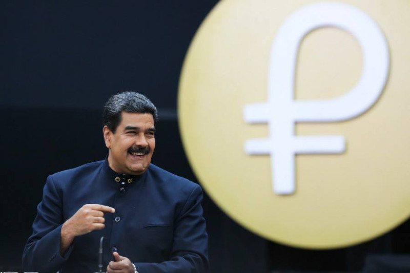 委內瑞拉總統馬杜洛宣布推出新貨幣，新的50玻利瓦爾鈔票，將取代舊的50000玻利瓦爾面額鈔票。   圖：翻攝馬杜洛臉書