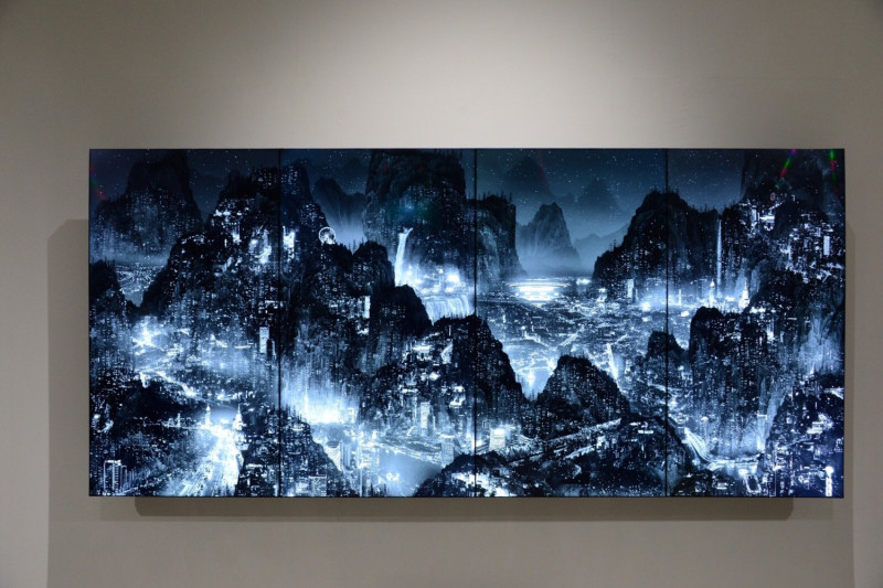 楊泳梁，〈極夜之晝〉，2012，四頻道HD錄像、有聲。9分。藝術家及巴黎─北京畫廊提供。   
