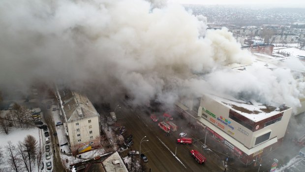 起火點在冬櫻花購物中心（Winter Cherry mall）頂樓，火勢延燒大約1500平方公尺的面積。目前已知造成37人死亡、43人受傷，另有69人失蹤，其中有40名兒童。   圖：翻攝自twitter