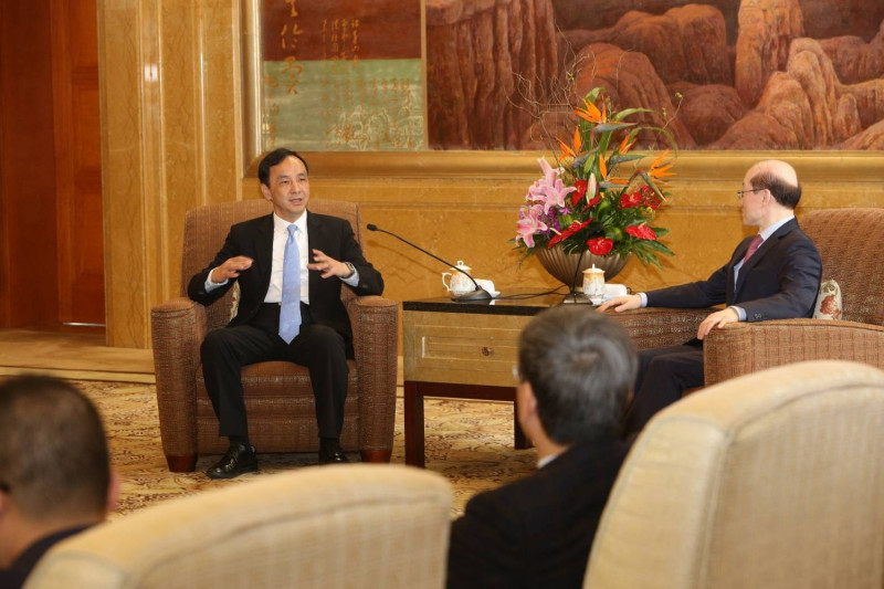 朱立倫上午與國台辦主任劉結一會面，並對兩岸關係發表個人看法。   