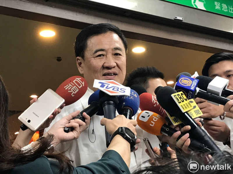 北農董事長、台北市副市長陳景峻表示，這次事件已演變成複雜的政治問題，希望把它單純化，「不要做為政治角力的場所」，但也表明盼這次事件給吳音寧一個警惕。   圖 : 周煊惠 / 攝