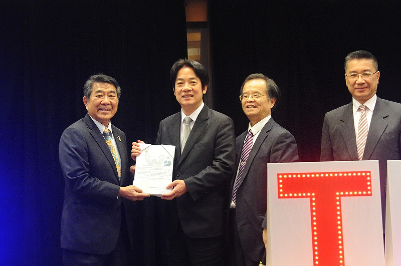 行政院長賴清德（左2）今（28）日下午出席2018年「台灣餐桌文化 倡求世界和平」系列工程啟動儀式。   圖：行政院提供