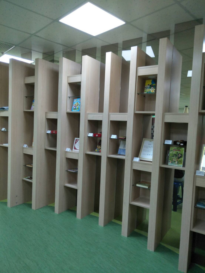 桃園市兒童文學館有豐富的館藏資源。   圖：桃園市政府/提供