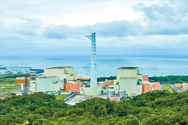 馬英九前總統再度強調以核養綠台灣才不會缺電。圖為核電廠二廠。   圖：取自台電月刊網站