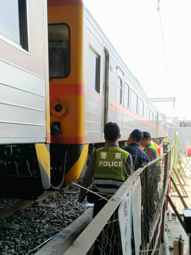 今(31)日304次列車從台東開往新左營站，DMU自強號，上午10:32於鳳山=高雄間西正線發生死傷事故。   圖：台鐵提供