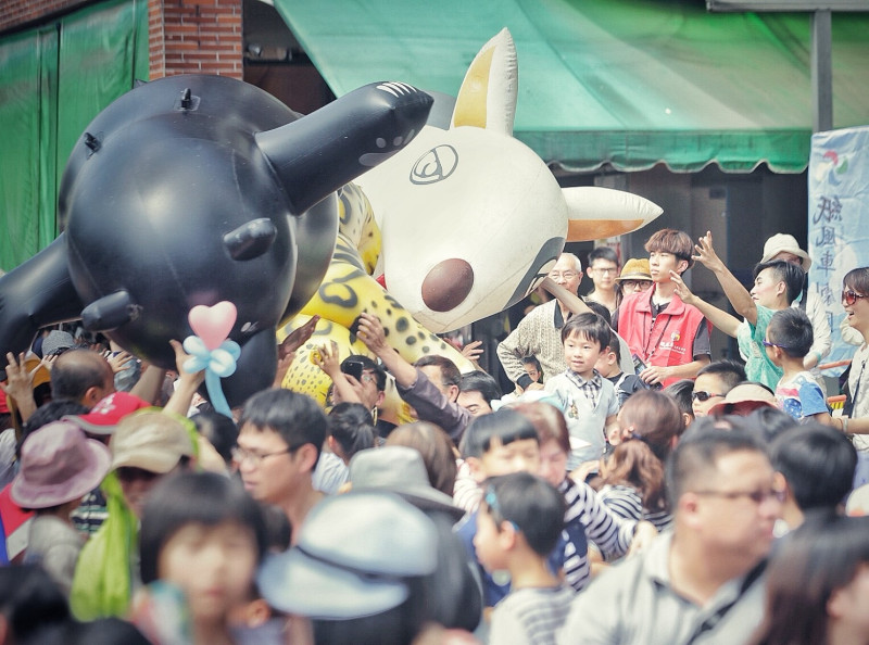在台北市泉州街舉辦的城南童樂會，吸引兩千多位民眾現場參加。   圖 : 中華文化總會/提供