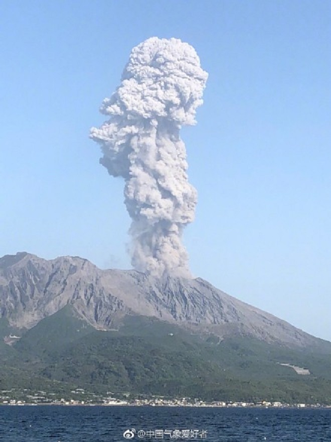 櫻島火山爆發。   圖：取自中國氣象愛好者