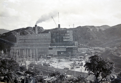 舊深澳電廠民國49年起機組陸續商轉，至56年時發電量占全台36.8%，是東南亞最大電廠。歷經729琳恩颱風大淹水及921地震，運轉超過40年的深澳電廠，在96年除役。   （台電提供）