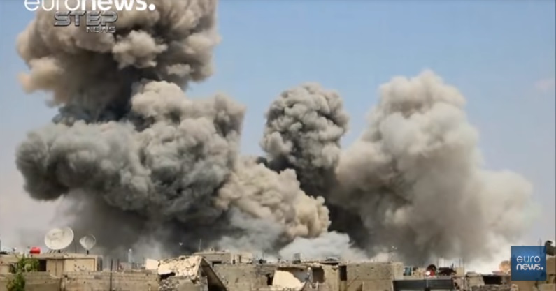 敘利亞叛軍控制的度瑪鎮（Douma）疑似遭到敘國部隊使用化武空襲。   圖：翻攝euronews畫面