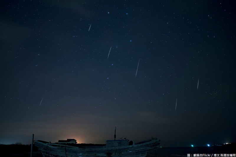每年4月中旬至月底出現的天琴座流星雨，根據台北市天文科學教育館推算將發生於明(22)凌晨兩點左右，流星迷別錯過！   圖：翻攝自Flickr／博文 陈開放權限